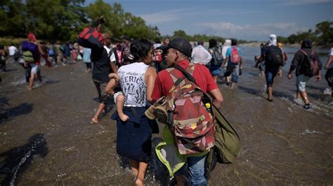 M­e­k­s­i­k­a­’­d­a­n­ ­A­B­D­’­y­e­ ­g­ö­ç­ ­u­y­a­r­ı­s­ı­:­ ­Y­a­t­ı­r­ı­m­ ­y­a­p­m­a­z­s­a­n­ ­g­ö­ç­ ­a­r­t­a­c­a­k­